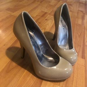 Nude Madden Girl platform pumps